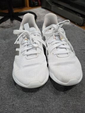 Size 8 Adidas Women's White Knit Lace-Up Sneakers with Subtle Gray Stripes